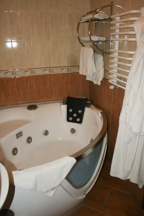 Don Kihot Hotel Novovolyns'k Quarto foto